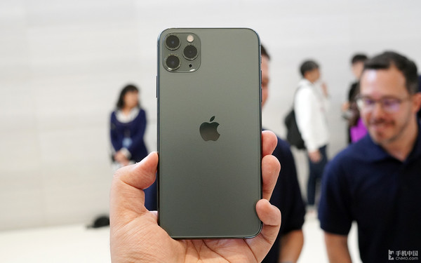 暗夜绿色iPhone 11 Pro